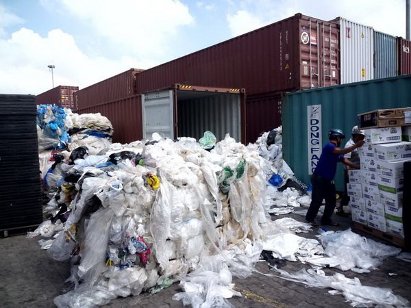 40 năm tái chế phế liệu đã cho ra lò các tập đoàn Trung Quốc tỷ đô chiếm 50% xuất khẩu nhựa thế giới, Việt Nam đang nối gót! - Ảnh 2.