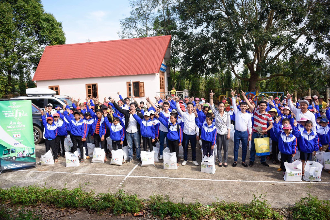 Nhựa Long Thành trao gần 1.000 phần quà Tết cho người dân Đắk Lắk - 3