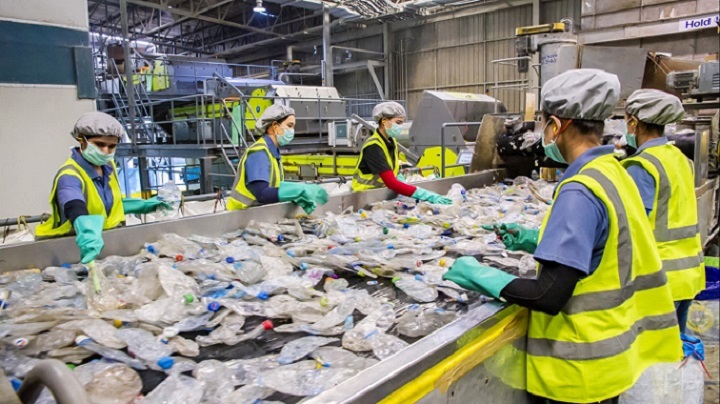 Indorama của Thái Lan đặt cược 1,5 tỷ USD vào việc tái chế nhựa