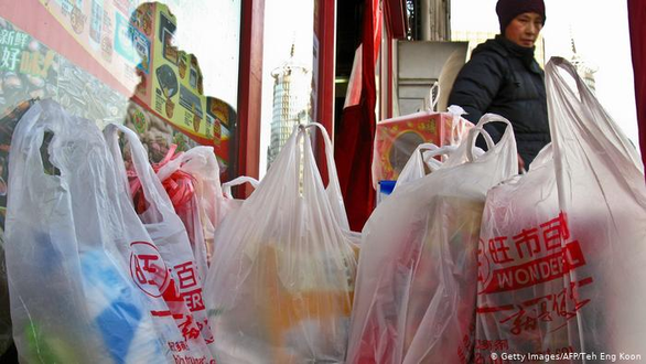 Trung Quốc siết việc sử dụng đồ nhựa một lần, bắt các công ty báo cáo - Ảnh 1.