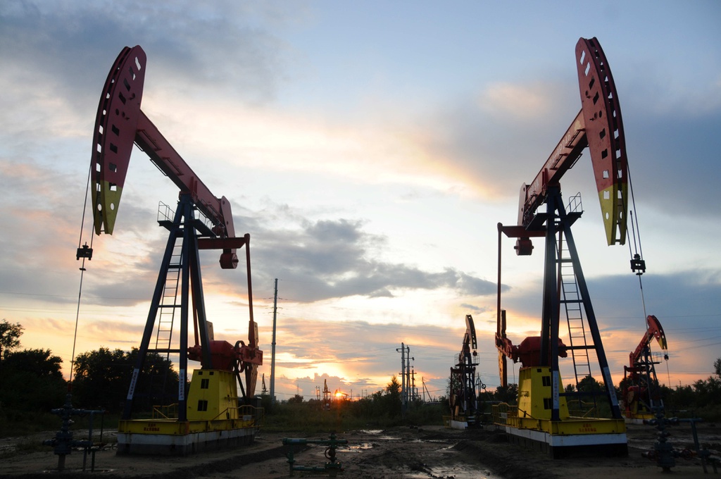 Giá xăng dầu hôm nay 15.6.2021: Dầu Brent vọt trên mốc 73 USD/thùng  Tài chính - Kinh doanh  Thanh Niên