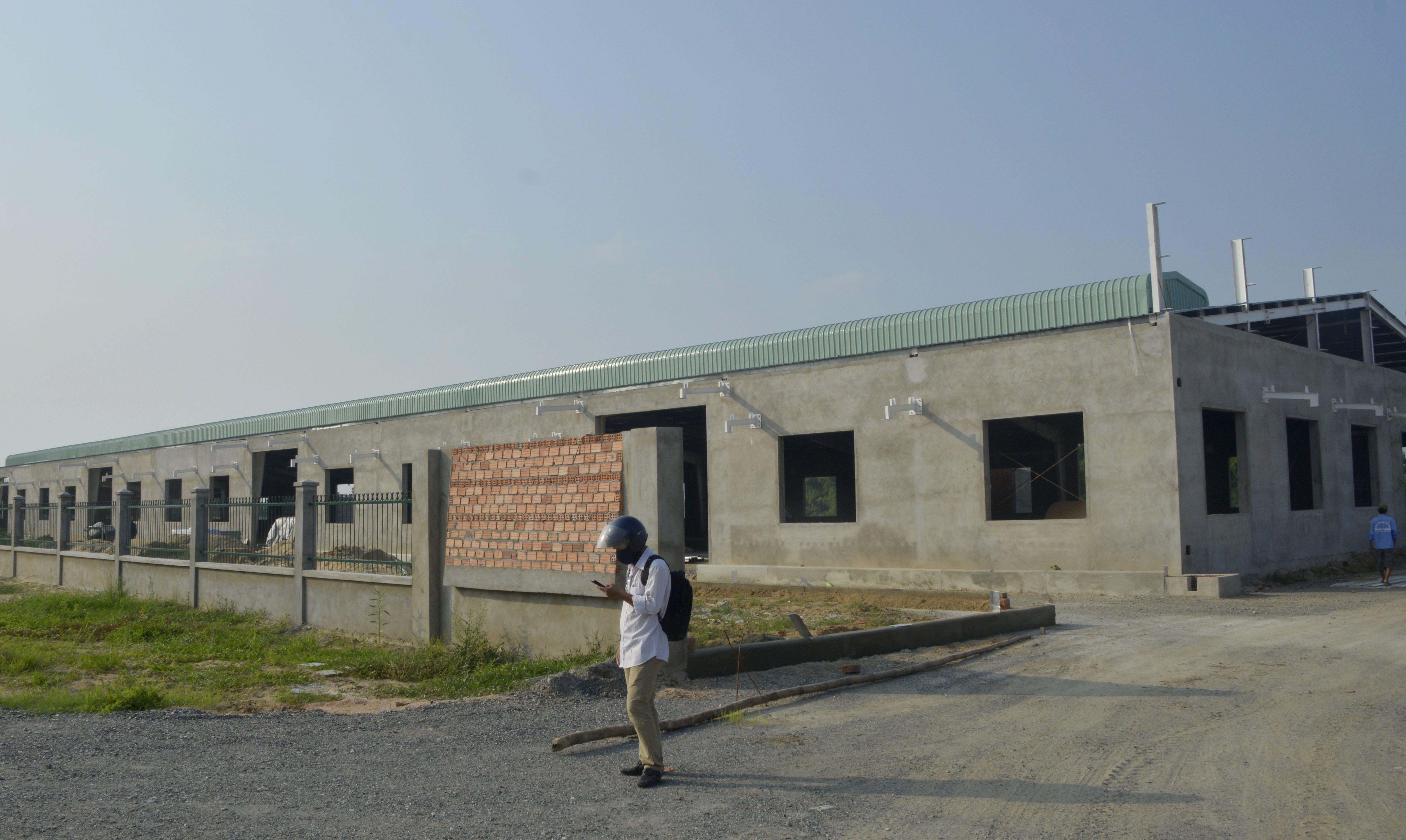 Một góc nhà xưởng đã thi công /// THỌ XUÂN