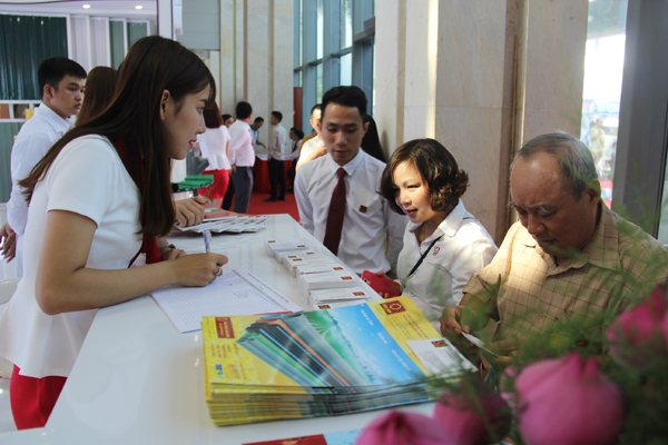 Hoa Sen “tiến quân”sản phẩm ống nhựa ra Bắc ảnh 1