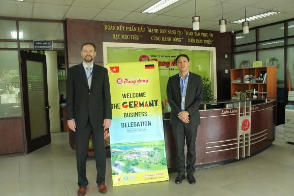 gap go va tiep xuc thuong mai voi doanh nghiep duc 3