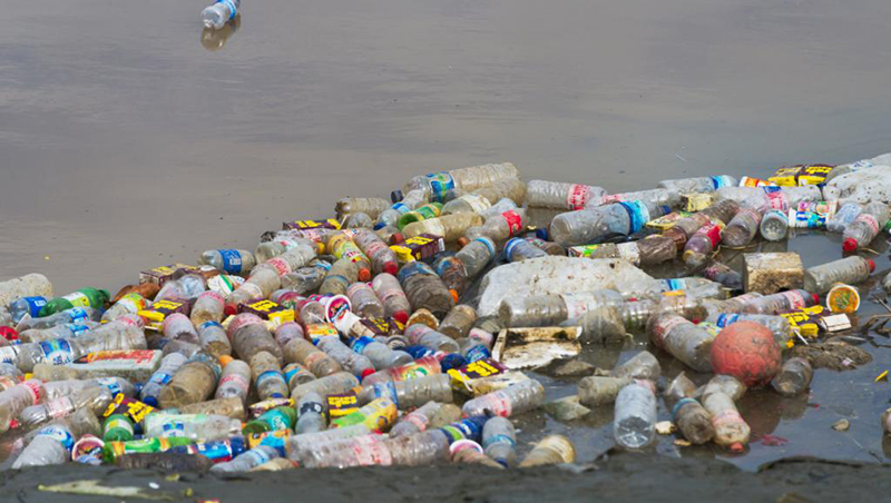 Hơn 700.000 tấn rác thải nhựa ra biển mỗi năm
