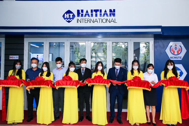 Huayuan Việt Nam nâng cao chất lượng lao động kỹ thuật ngành ép nhựa - 1