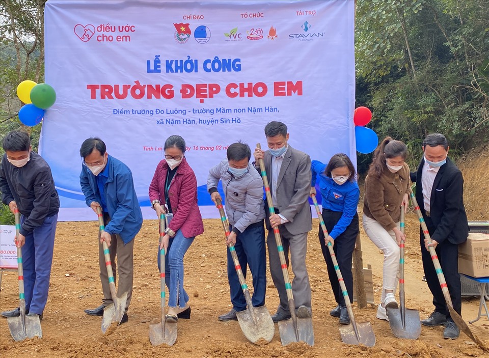 Đồng hành cùng Chiến dịch Điều ước cho em của Chính phủ, Stavian Chemical tài trợ xây 5 điểm trường cho trẻ em vùng cao tại tỉnh Sơn La, tỉnh Điện Biên và tỉnh Lai Châu với tổng trị giá hơn 1 tỷ đồng.
