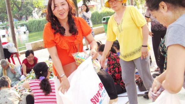 Tết của các em thiếu nhi có hoàn cảnh khó khăn tại Đầm Sen 2013