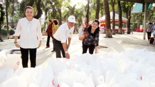 Tết của các em thiếu nhi có hoàn cảnh khó khăn tại Đầm Sen 2013