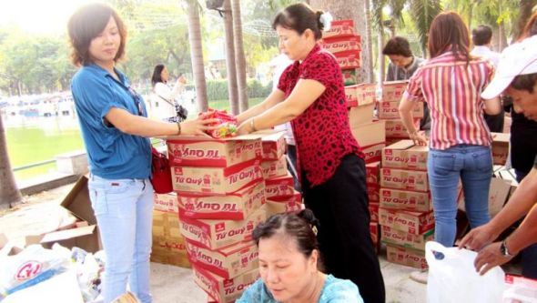 Tết của các em thiếu nhi có hoàn cảnh khó khăn tại Đầm Sen 2013