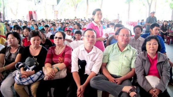 Tết của các em thiếu nhi có hoàn cảnh khó khăn tại Đầm Sen 2013