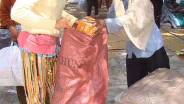 Khám và tặng quà đồng bào tỉnh Bình Thuận