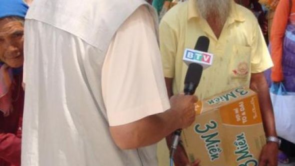 Khám và tặng quà đồng bào tỉnh Bình Thuận