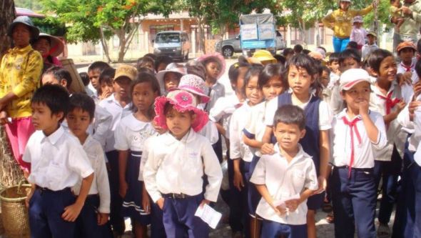 Khám và tặng quà đồng bào tỉnh Bình Thuận