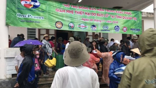 HỖ TRỢ  ĐỒNG BÀO MIỀN TRUNG KHẮC PHỤC, GIẢM NHẸ THIỆT HẠI DO BÃO LŨ