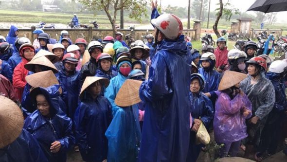 HỖ TRỢ  ĐỒNG BÀO MIỀN TRUNG KHẮC PHỤC, GIẢM NHẸ THIỆT HẠI DO BÃO LŨ