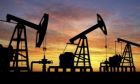 Giá dầu giảm liền 4 phiên trước lo ngại về tình trạng dư cung toàn cầu