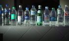 ​ Tìm thấy các hạt nhựa li ti trong nước uống đóng chai