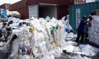 Nóng ngành nhựa: Công nhân mất việc, doanh nghiệp điêu đứng đang đồng loạt "kêu khóc" vì bị siết nhập khẩu phế liệu