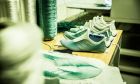 Adidas bán 1 triệu đôi giày làm từ nhựa tái chế