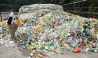 Khuyến khích doanh nghiệp tái chế rác thải nhựa