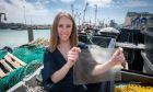 MarinaTex, thứ nhựa sinh học dễ phân hủy làm từ da cá và tảo sẽ cứu được Trái Đất