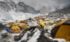 Ô nhiễm vi nhựa lan tới gần đỉnh Everest