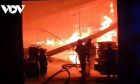 Cháy công ty nhựa ở Bình Dương, công nhân hốt hoảng tháo chạy