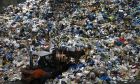 ​ "Điểm mặt" 20 công ty đứng sau hơn 55% chất thải nhựa của thế giới