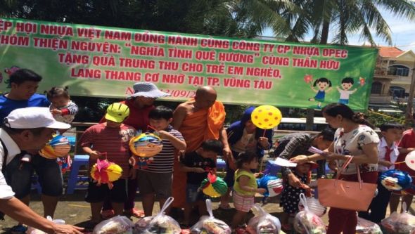 Tổ chức Trung thu cho trẻ em nghèo, hoàn cảnh khó khăn tại Vũng Tàu